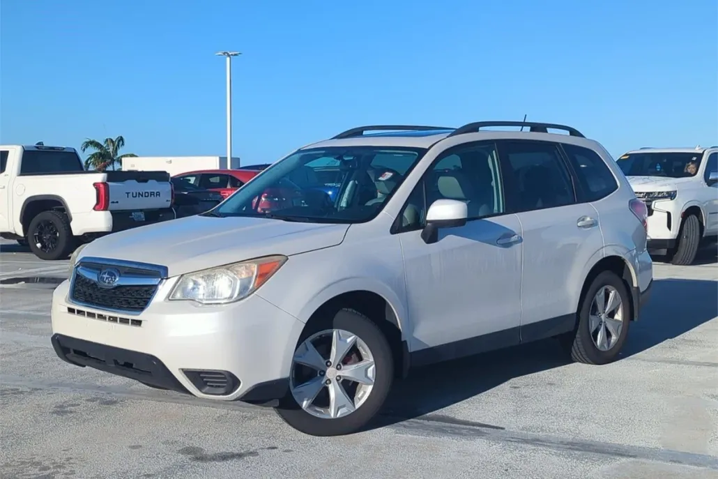 2015 Subaru Forester 2.5i Premium photo 1