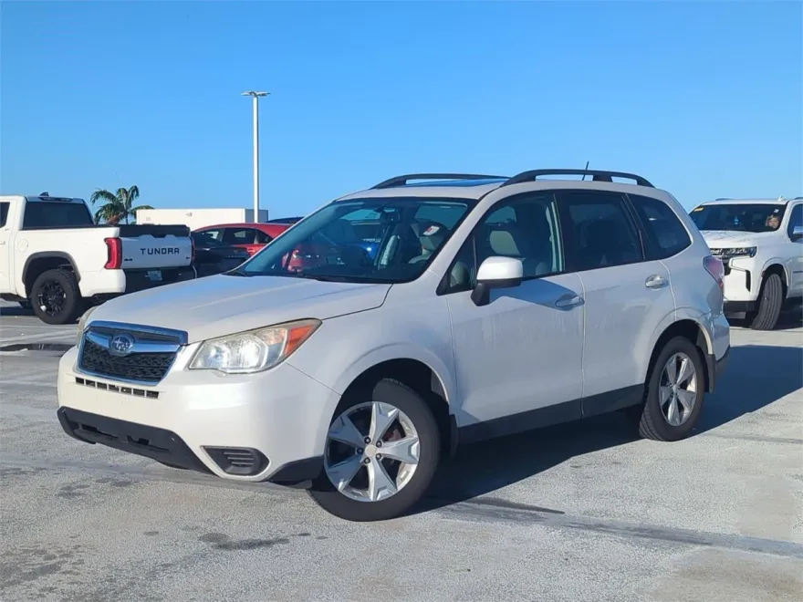 2015 Subaru Forester 2.5i Premium photo 1