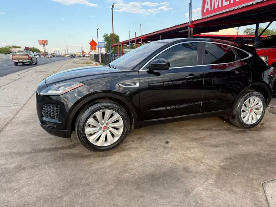 2018 Jaguar E-PACE SE photo 1
