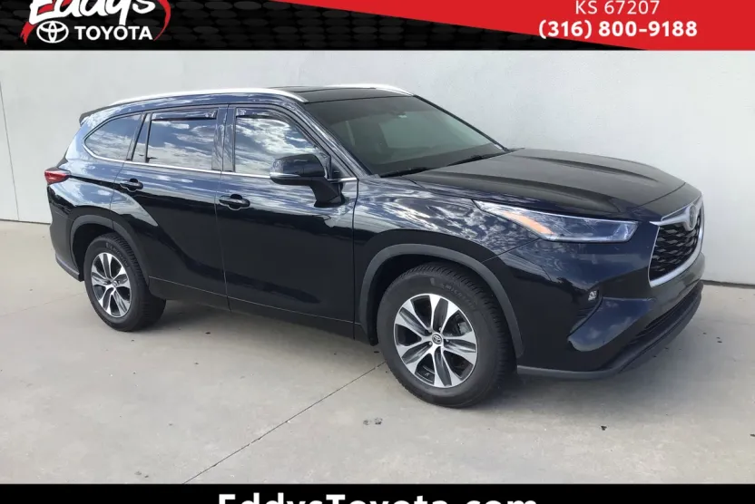2021 Toyota Highlander XLE photo 1