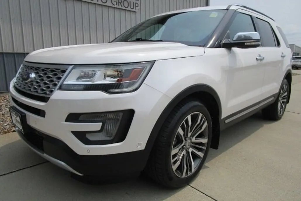 2017 Ford Explorer Platinum photo 1