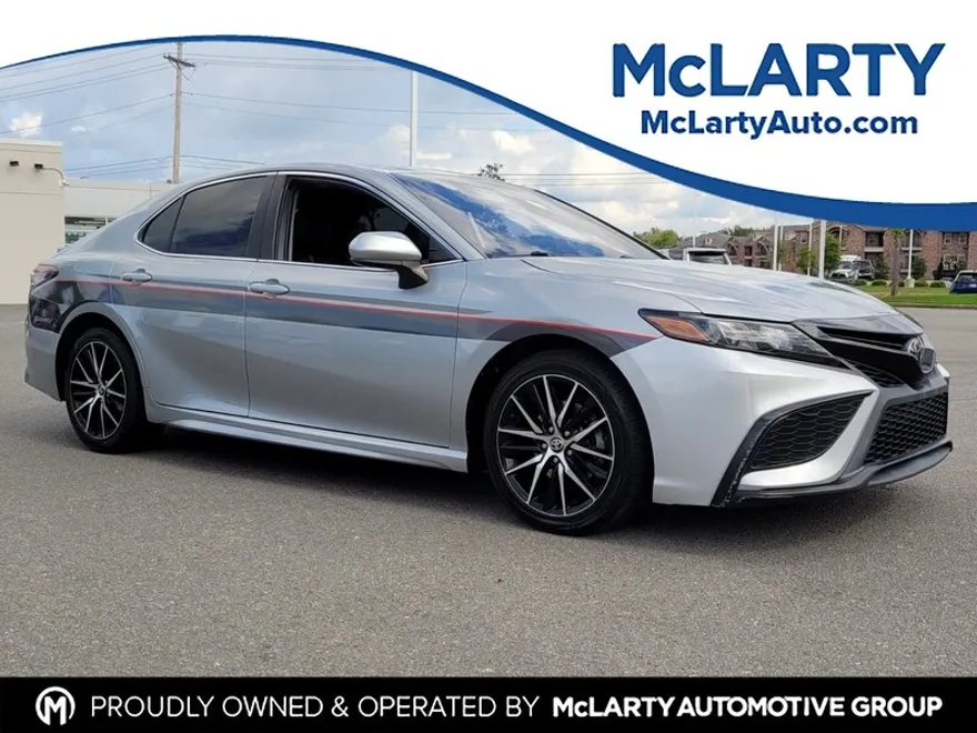 2021 Toyota Camry SE photo 1