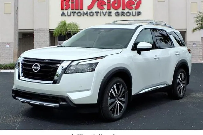 2025 Nissan Pathfinder Platinum photo 1