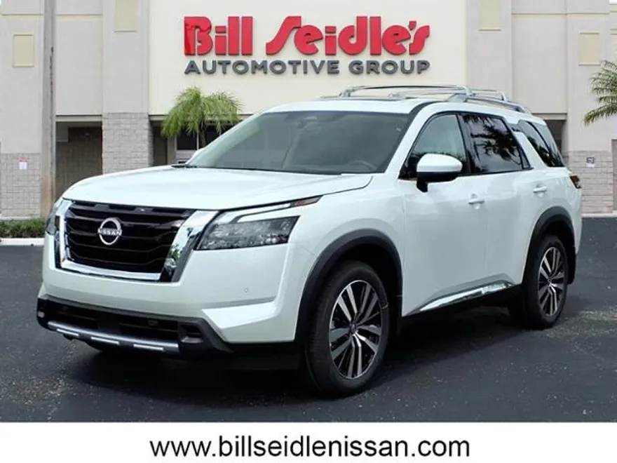 2025 Nissan Pathfinder Platinum photo 1