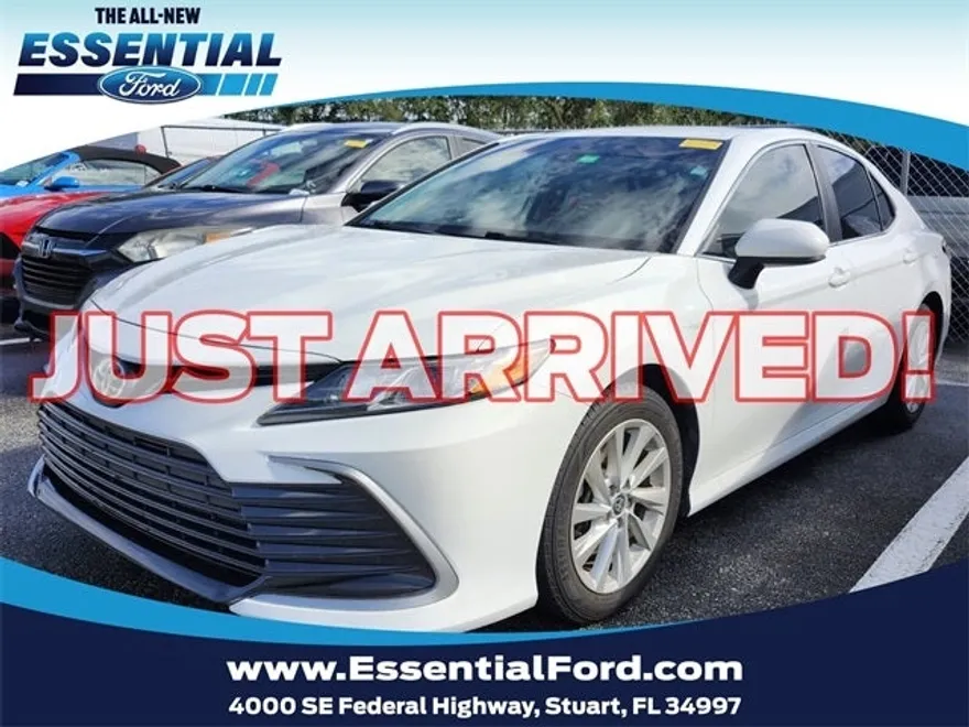 2021 Toyota Camry LE photo 1