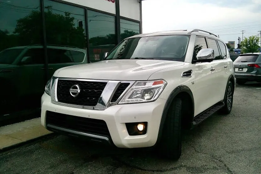 2019 Nissan Armada SV photo 1