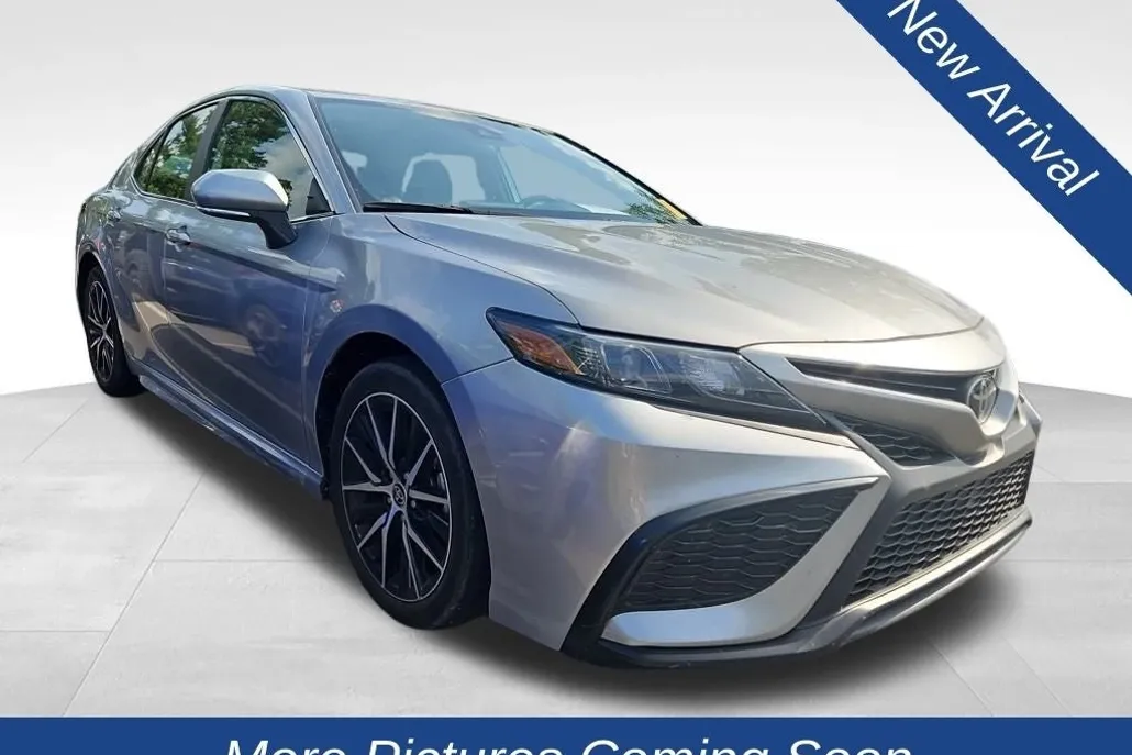 2023 Toyota Camry SE photo 1