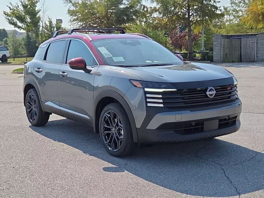 2026 Nissan Kicks SR photo 1