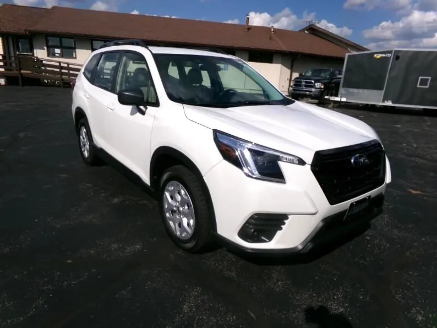 2023 Subaru Forester Base photo 1