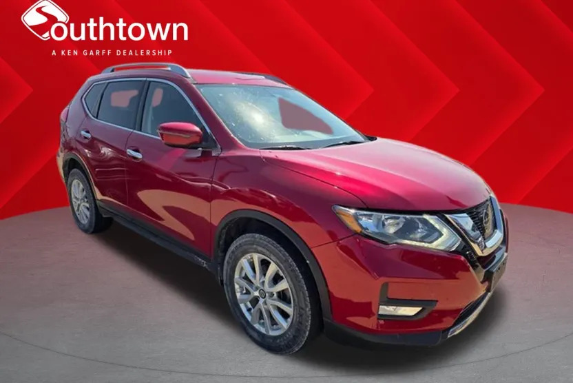 2017 Nissan Rogue SV photo 1