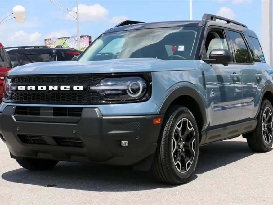 2025 Ford Bronco Sport Outer Banks photo 1