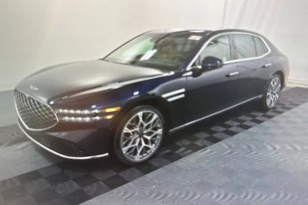 2025 Genesis G90 3.5T E-Supercharger photo 1