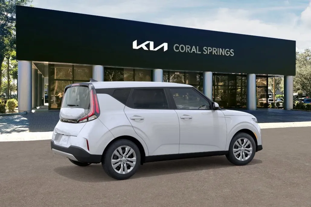 2025 Kia Soul LX photo 1