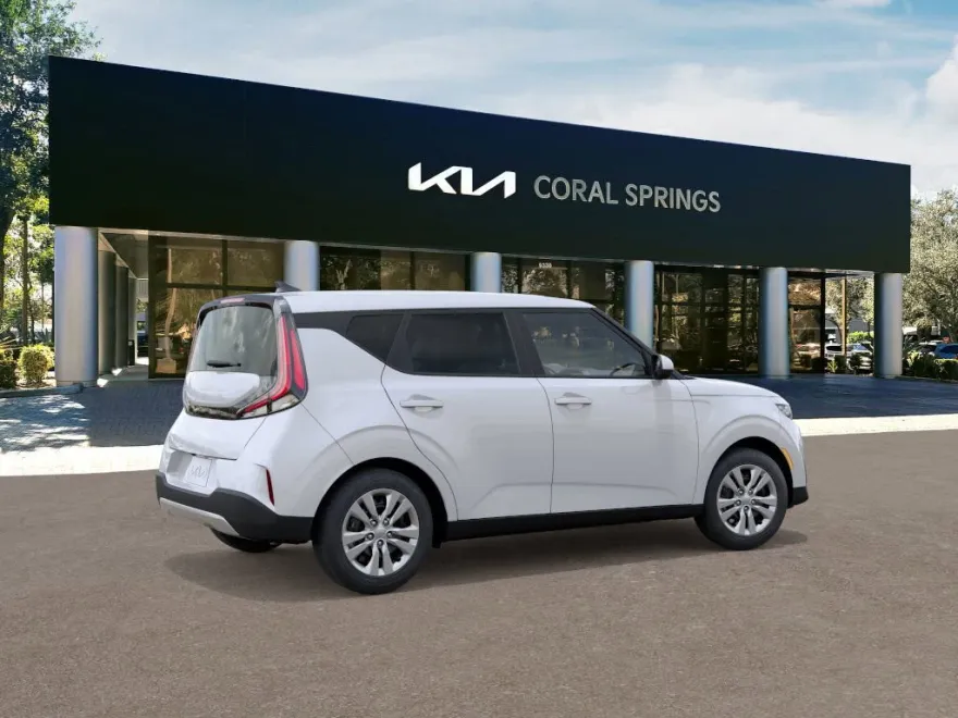 2025 Kia Soul LX photo 1