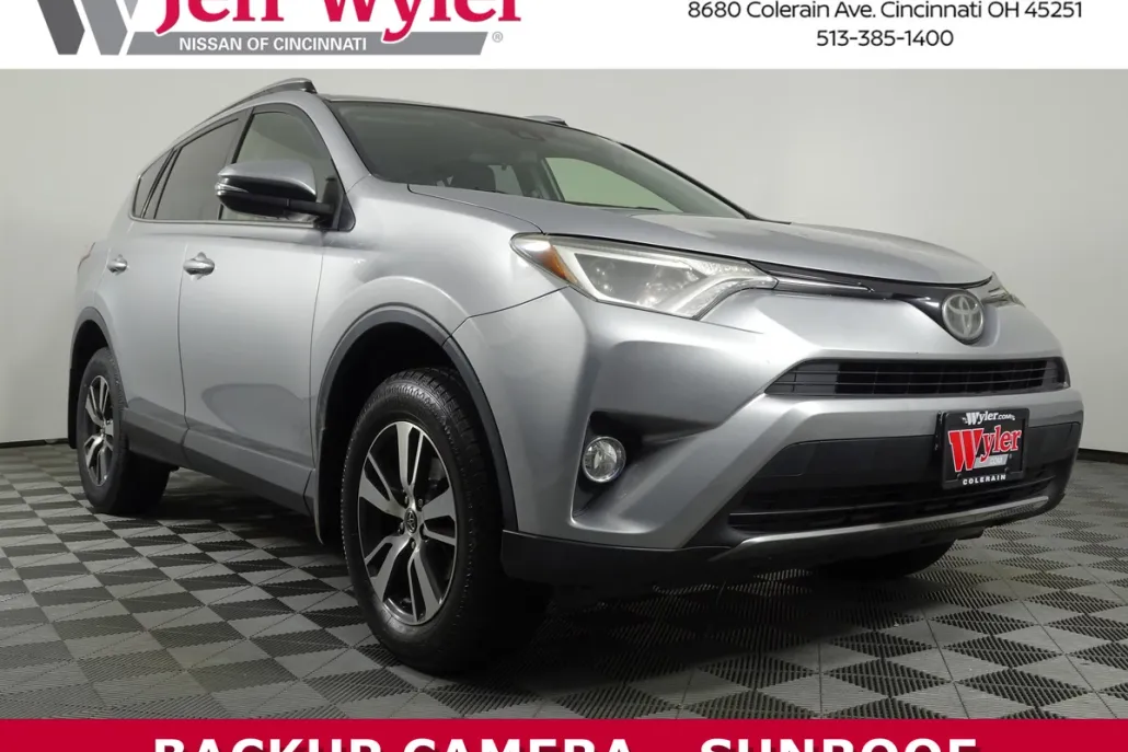 2018 Toyota RAV4 XLE photo 1