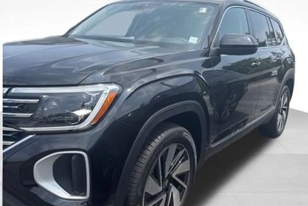 2025 Volkswagen Atlas SEL photo 1