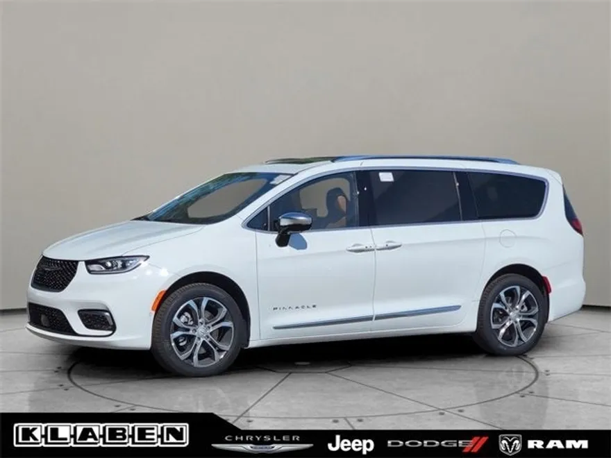 2026 Chrysler Pacifica Pinnacle photo 1