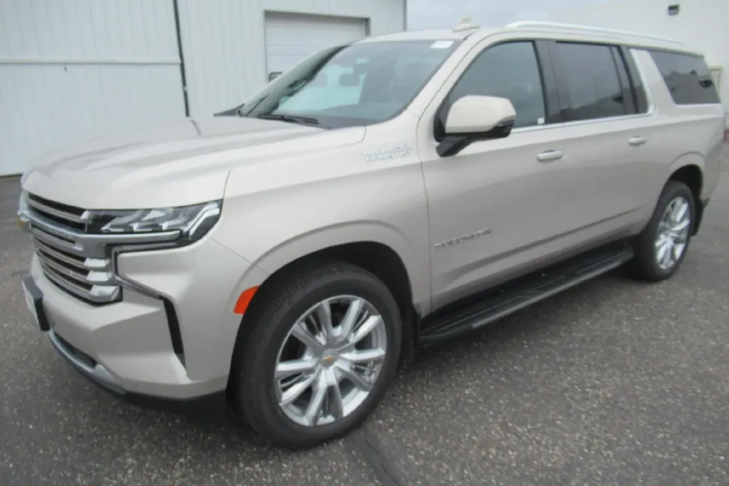 2021 Chevrolet Suburban High Country photo 1