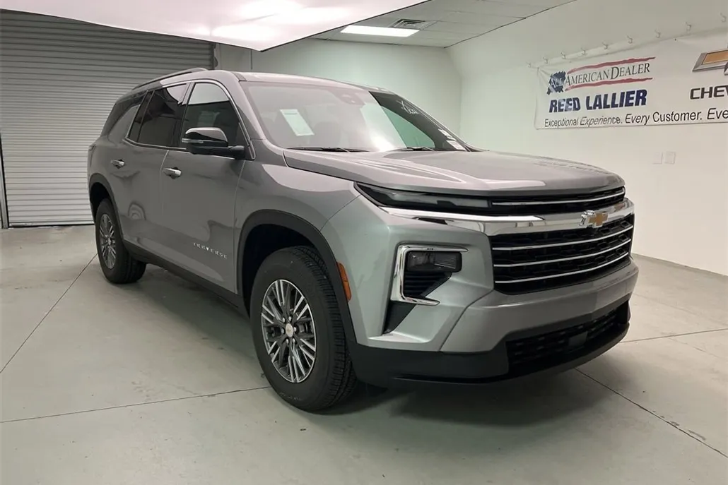 2026 Chevrolet Traverse photo 1