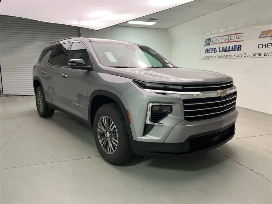 2026 Chevrolet Traverse photo 1