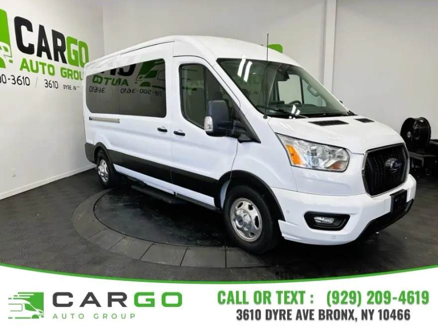 2022 Ford Transit Passenger XLT photo 1