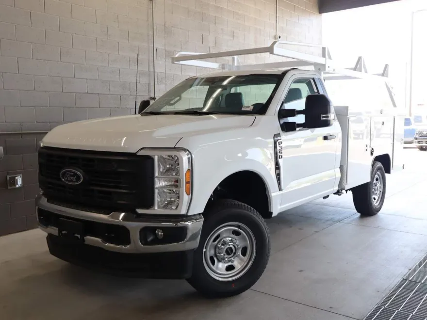 2025 Ford F-350 XL photo 1