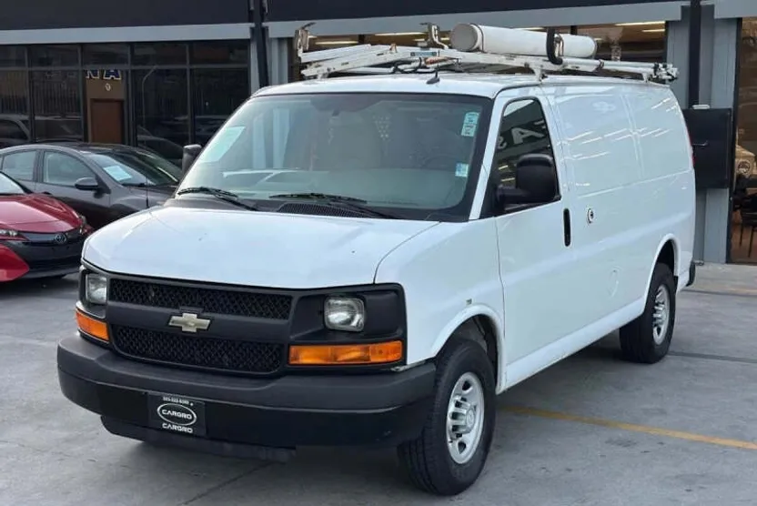2015 Chevrolet Express 2500 Cargo Van photo 1
