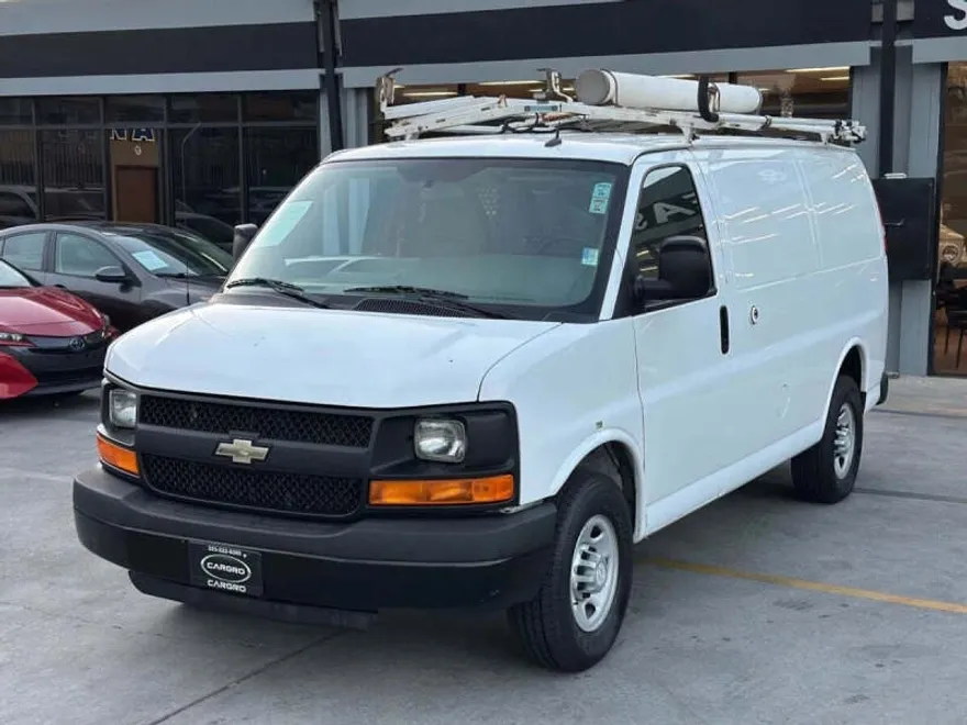 2015 Chevrolet Express 2500 Cargo Van photo 1
