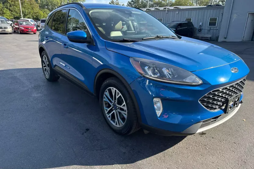 2021 Ford Escape SEL photo 1
