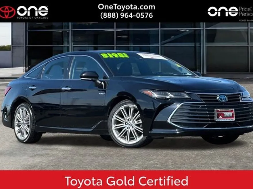 2021 Toyota Avalon Hybrid Limited photo 1