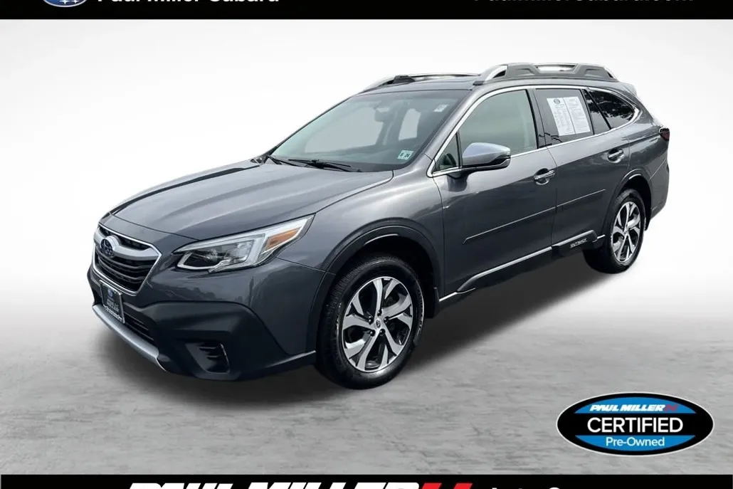 2022 Subaru Outback Touring photo 1