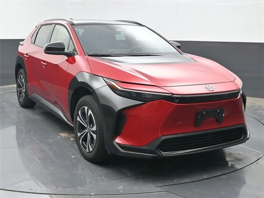 2024 Toyota bZ4X XLE photo 1