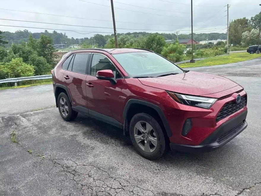 2023 Toyota RAV4 Hybrid LE photo 1
