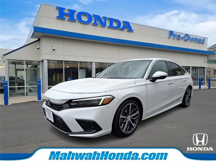 2024 Honda Civic Touring photo 1