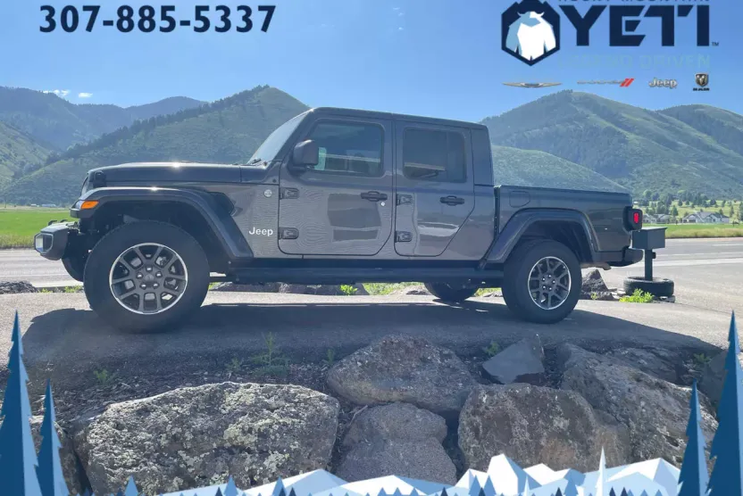 2023 Jeep Gladiator Overland photo 1