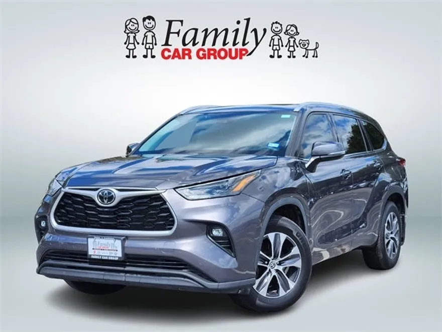2022 Toyota Highlander XLE photo 1