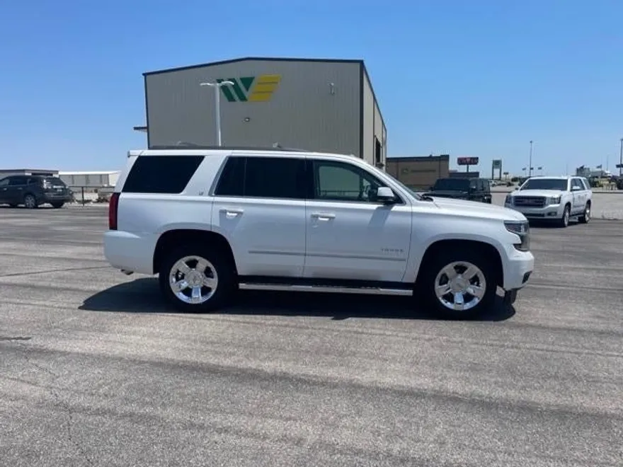 2018 Chevrolet Tahoe LT photo 1