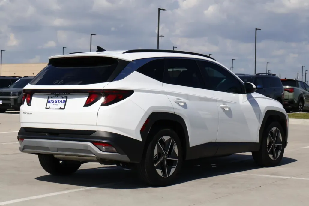 2025 Hyundai Tucson SEL photo 1