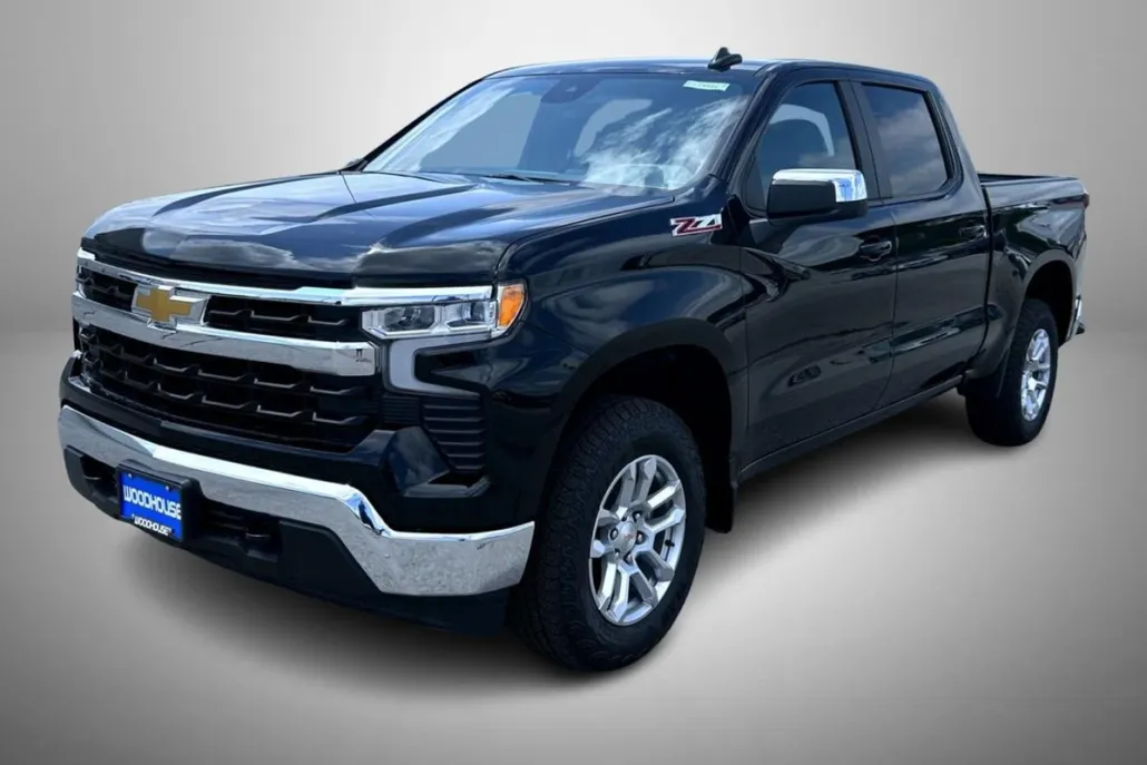 2025 Chevrolet Silverado 1500 LT photo 1