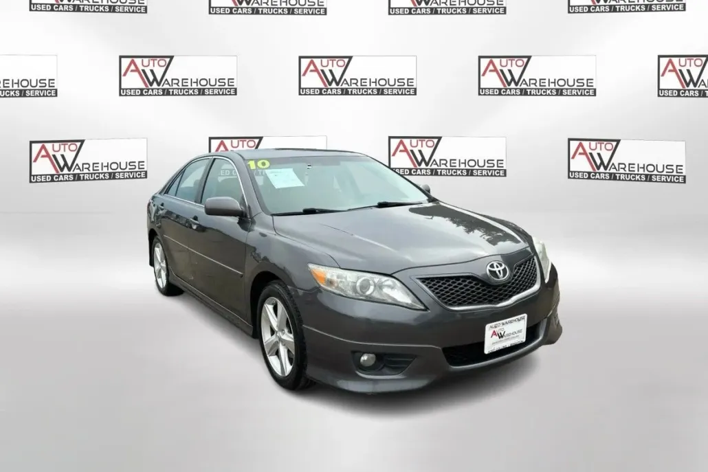 2010 Toyota Camry XLE V6 photo 1