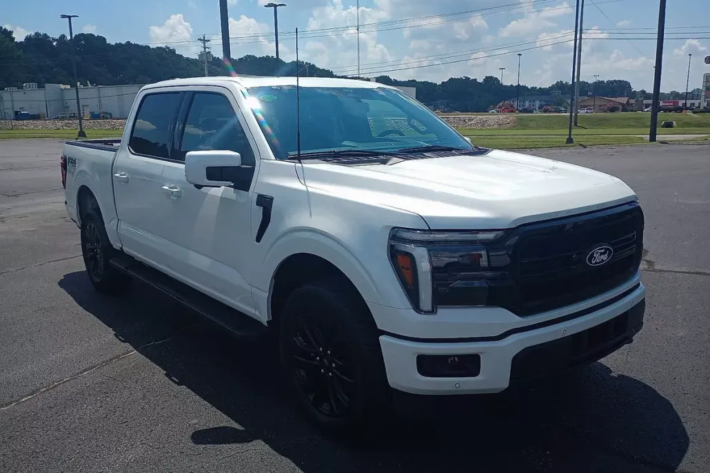 2025 Ford F-150 Lariat photo 1