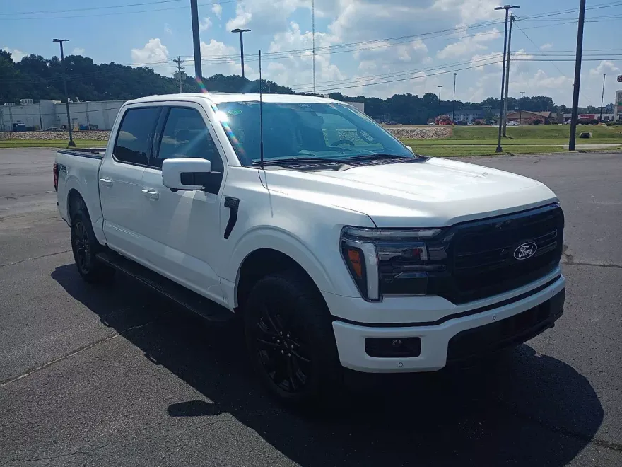 2025 Ford F-150 Lariat photo 1