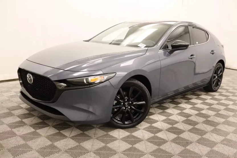 2023 Mazda Mazda3 Hatchback 2.5 s Carbon photo 1
