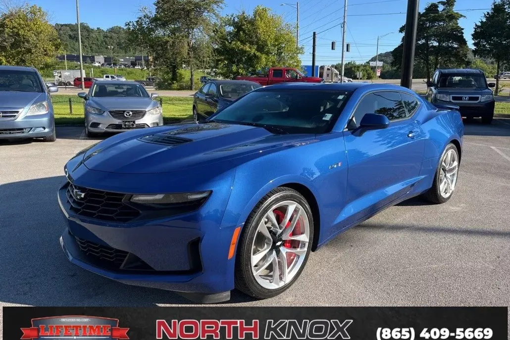 2021 Chevrolet Camaro LT1 photo 1