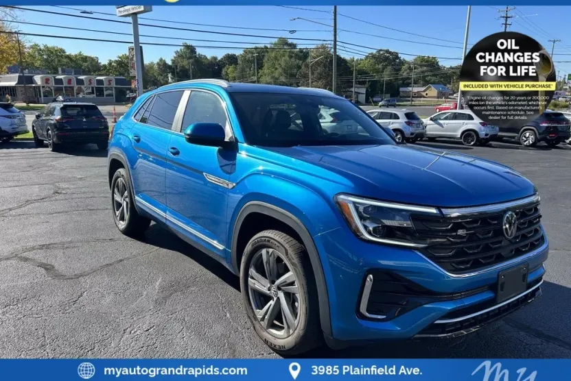 2024 Volkswagen Atlas Cross Sport SEL R-Line photo 1