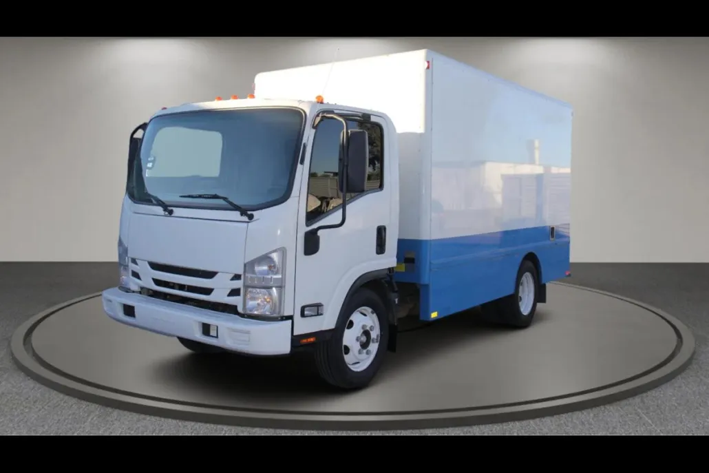 2018 Isuzu NPR photo 1