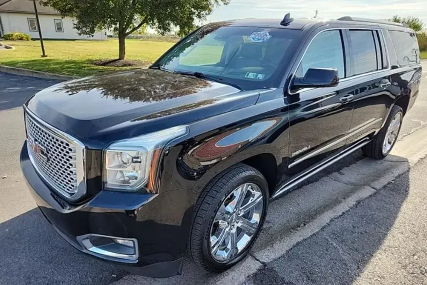 2017 Gmc Yukon XL Denali photo 1