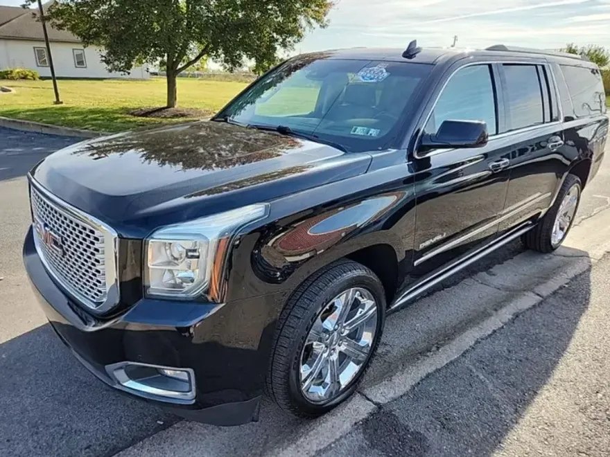 2017 Gmc Yukon XL Denali photo 1