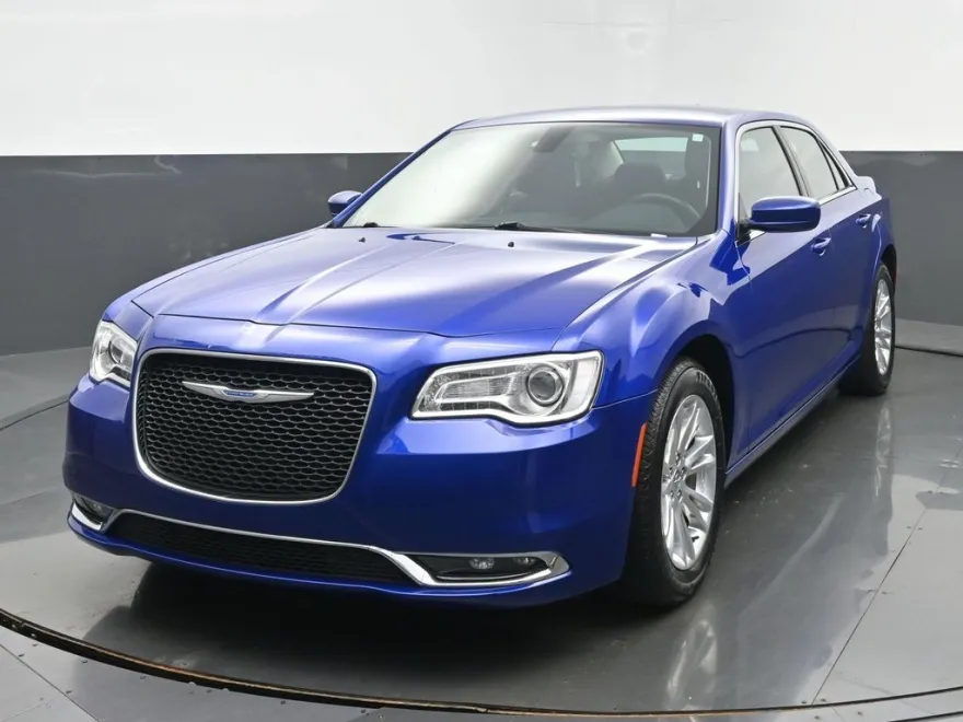 2018 Chrysler 300 Touring Limited photo 1