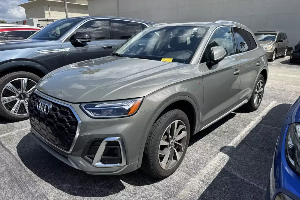 2023 Audi Q5 S line Premium Plus photo 1